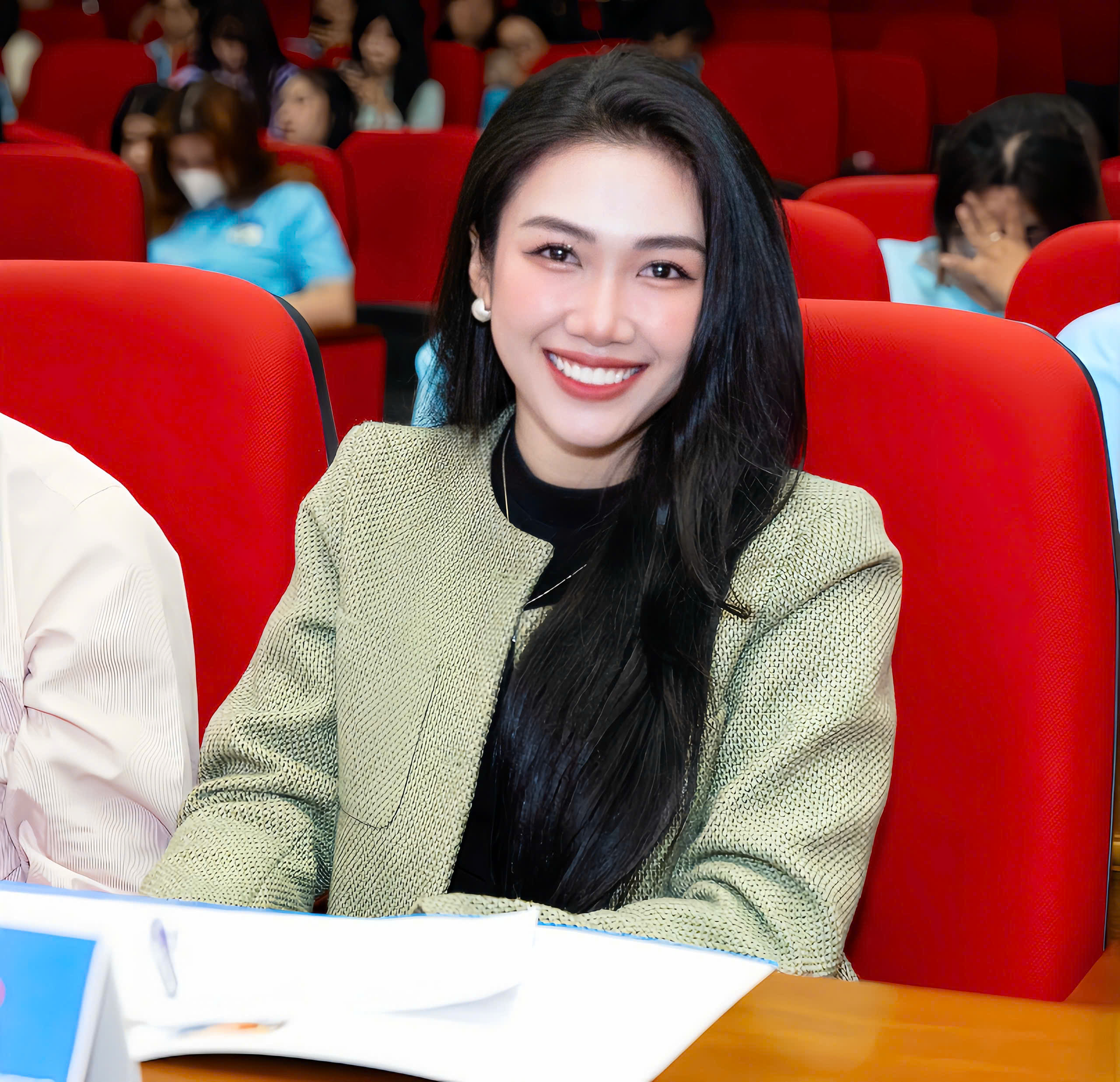 MS. HUỲNH THỊ THẮM